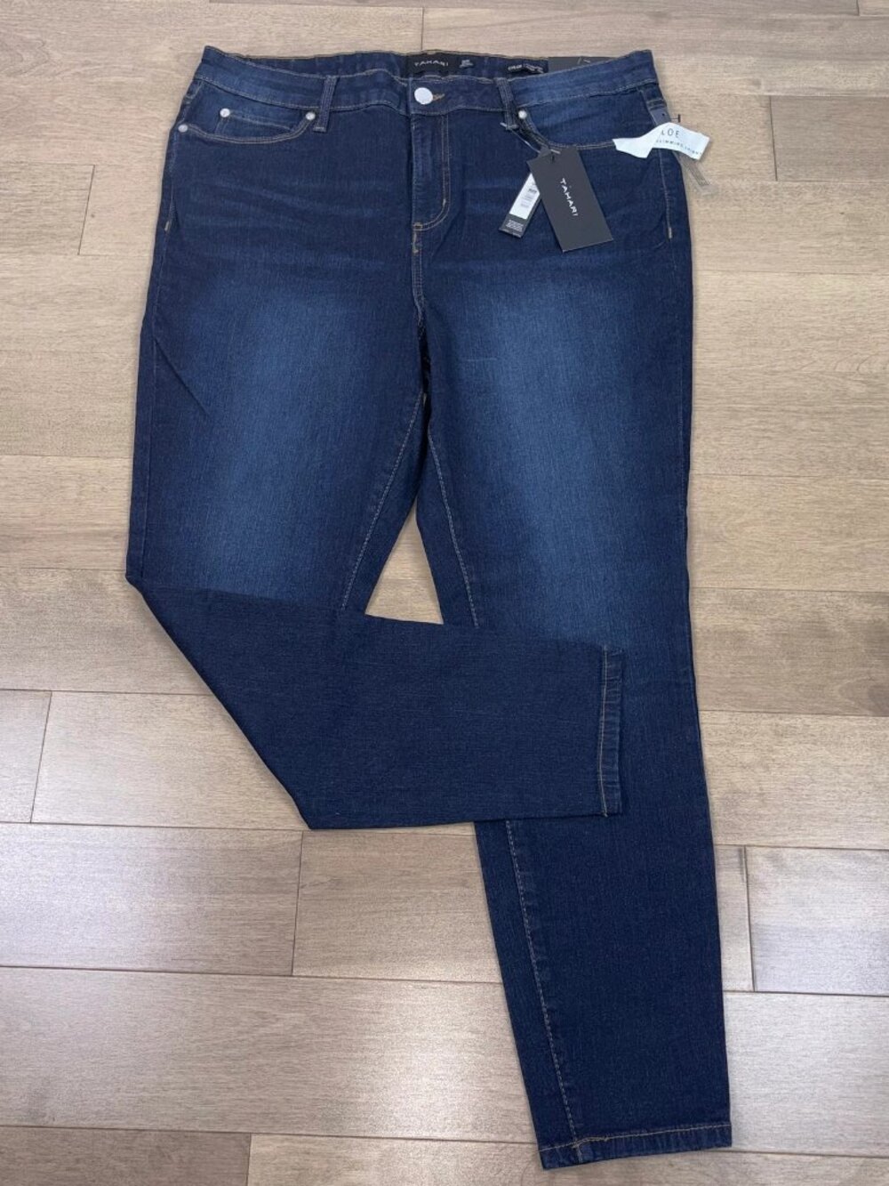 TAHARI women's jeans size 18 NWT